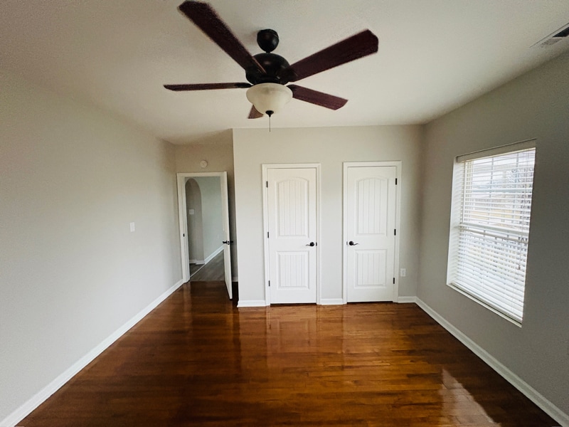 Building Photo - 703 31st Ave E