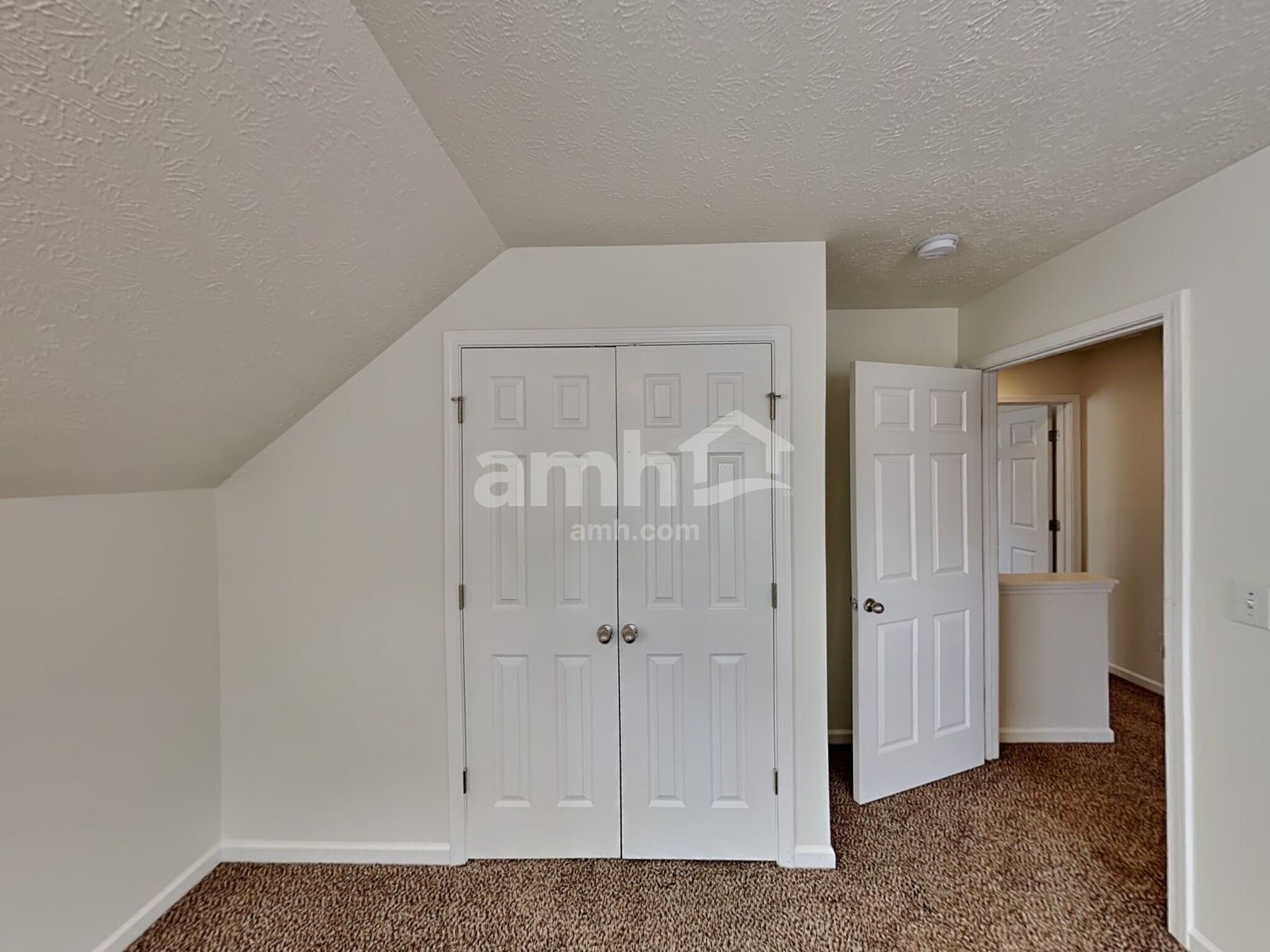 Building Photo - 2126 Burgess Ln