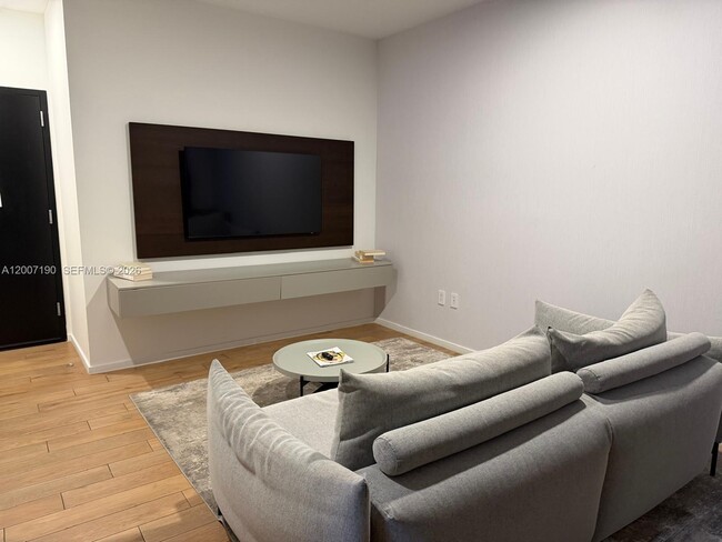 Building Photo - 398 NE 5th St