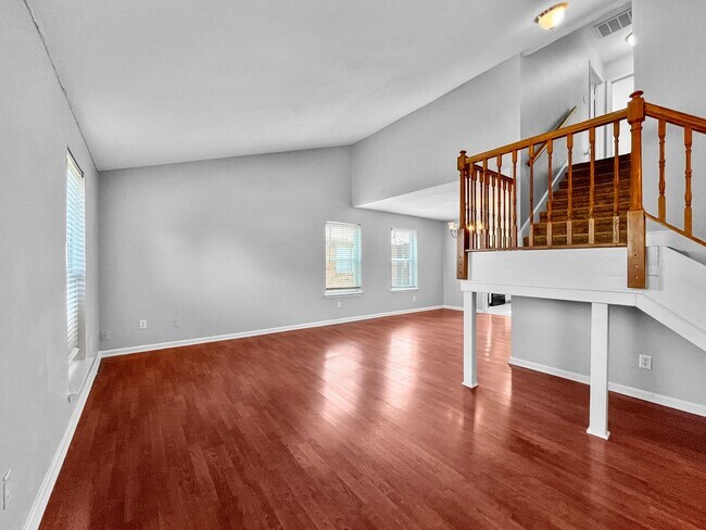 Building Photo - Updated 3-Bed Woodlake Home with Study & Covered Patio