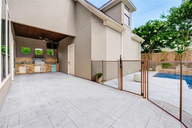 Building Photo - 1403 Wakefield Dr