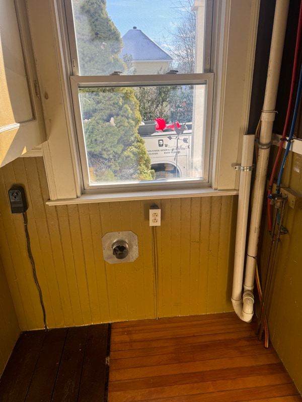 Building Photo - 198 Summer St