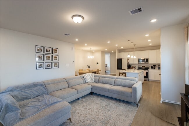 Building Photo - 32422 Clouser Crawdad Ct