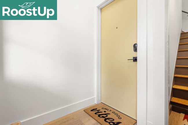 Building Photo - Furnished Bedroom with Private Ensuite Bath in Brighton!