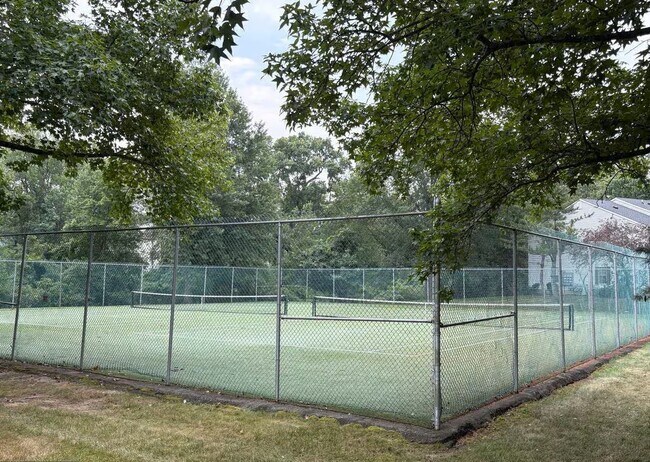 Building Photo - 15 Azalea Ct