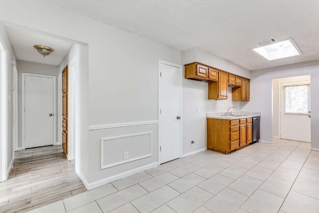 Building Photo - Easy Access to Highways with this 3BR in Arlington