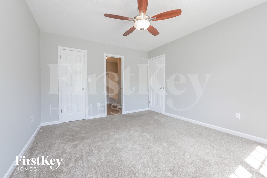 Building Photo - 221 Whitney Ln