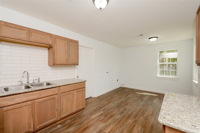 Building Photo - 4708 Los Angeles St