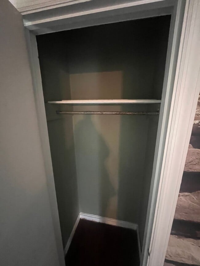 Building Photo - 3 Bed/2 Bath Home