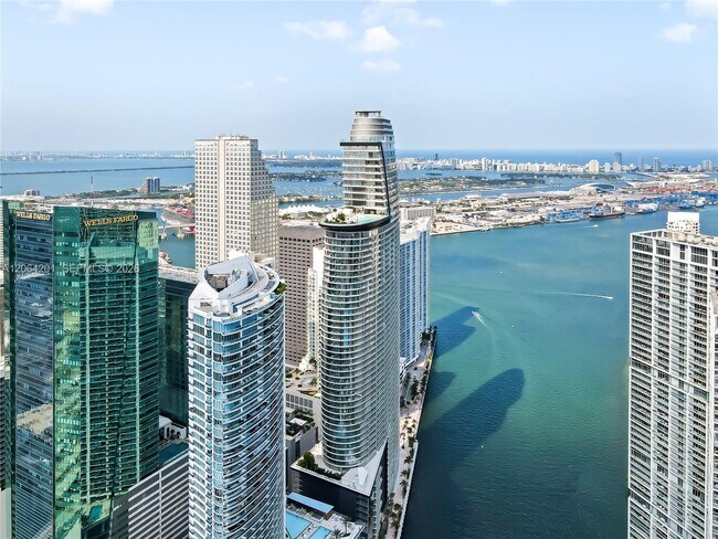 Building Photo - 300 Biscayne Blvd Way