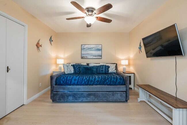 Building Photo - 3460 Carlsbad Blvd