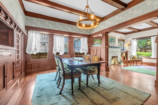 Building Photo - 2608 Hopkins St