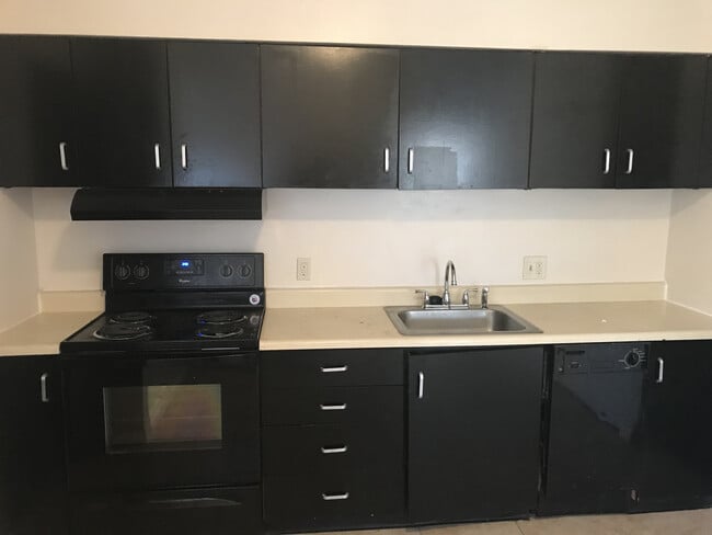 Building Photo - Coming Soon Large 1 bedroom CWE