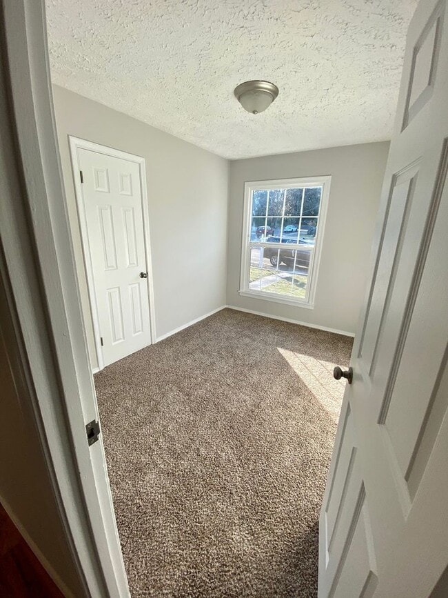 Building Photo - Cliff-Cannon Rental