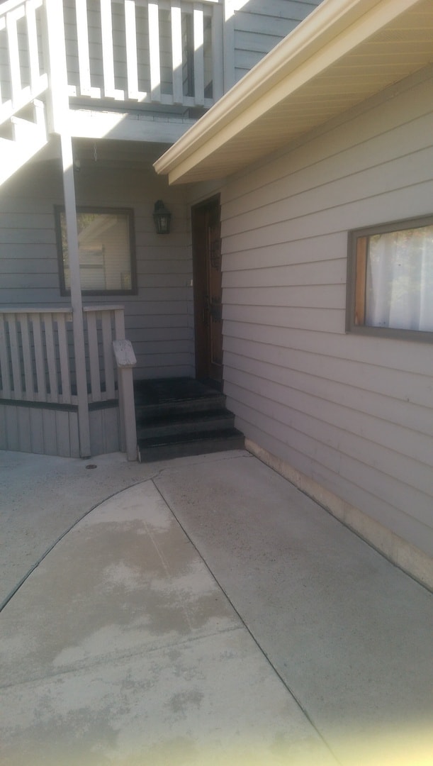 Building Photo - Three Bedroom Condo for rent!