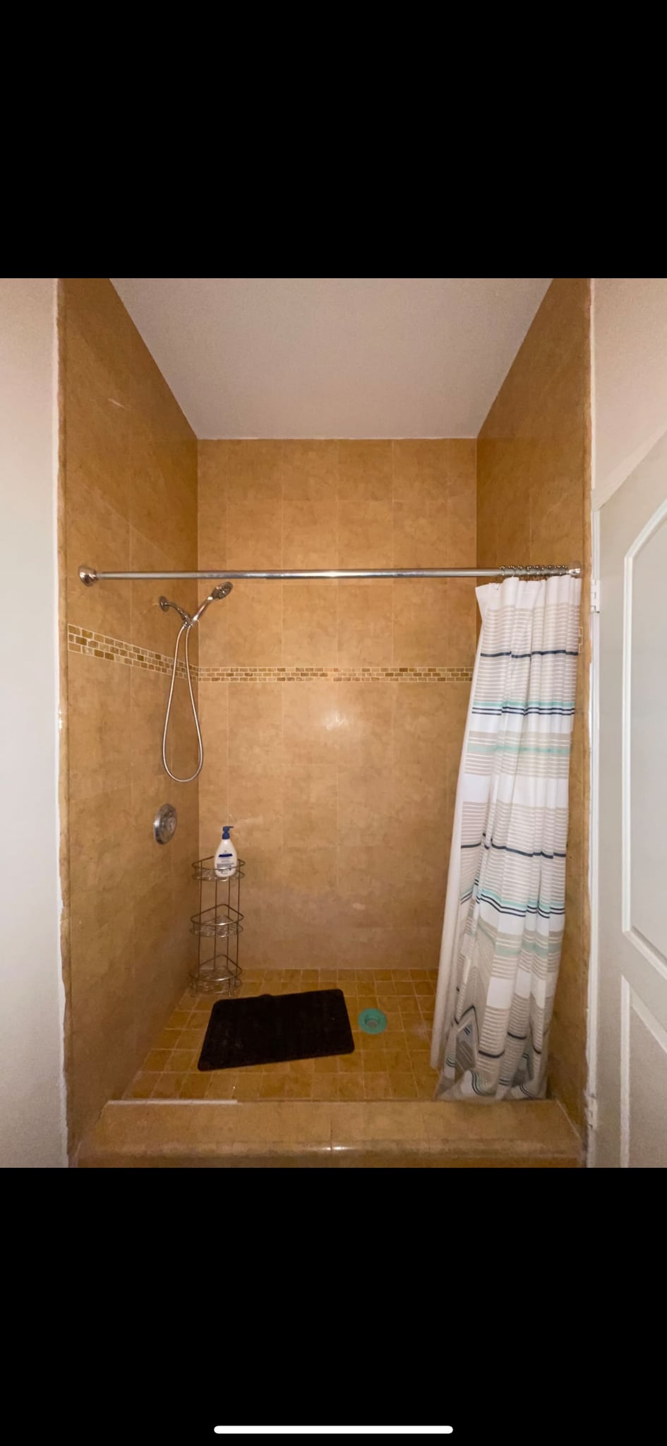 Building Photo - 2425 Hunter St