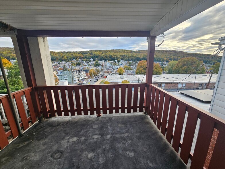 Building Photo - 1650 Mineral Spring Rd