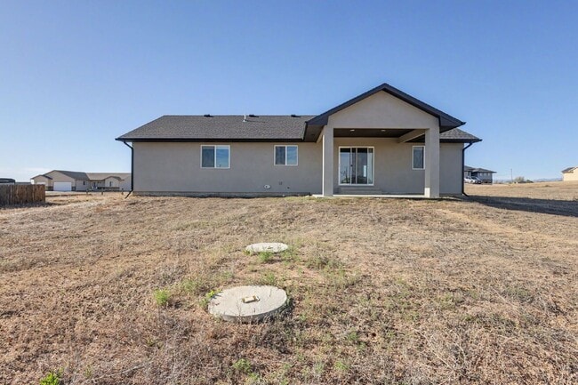 Building Photo - 1905 Tioga Ln