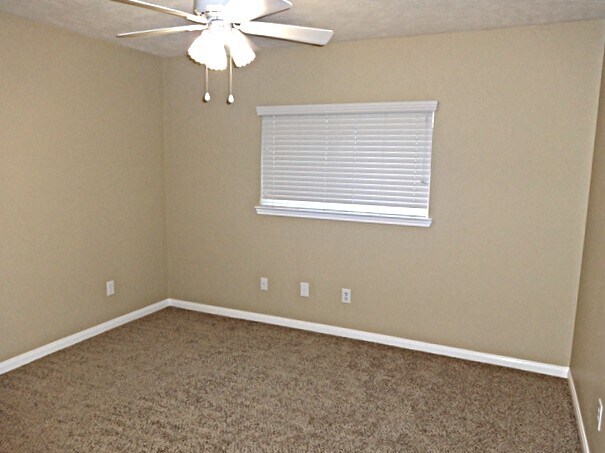 Building Photo - 3523 Pine Valley Dr