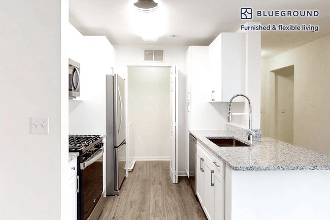 Building Photo - 1000 Avalon Dr