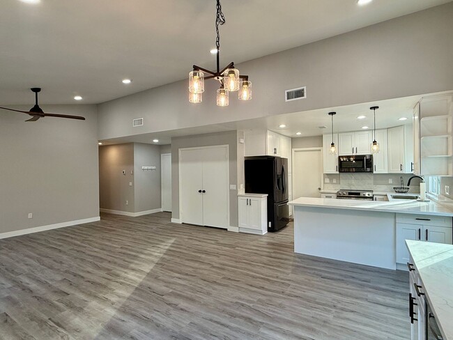 Building Photo - Remodeled Ranch Style Home in the Rancho P...