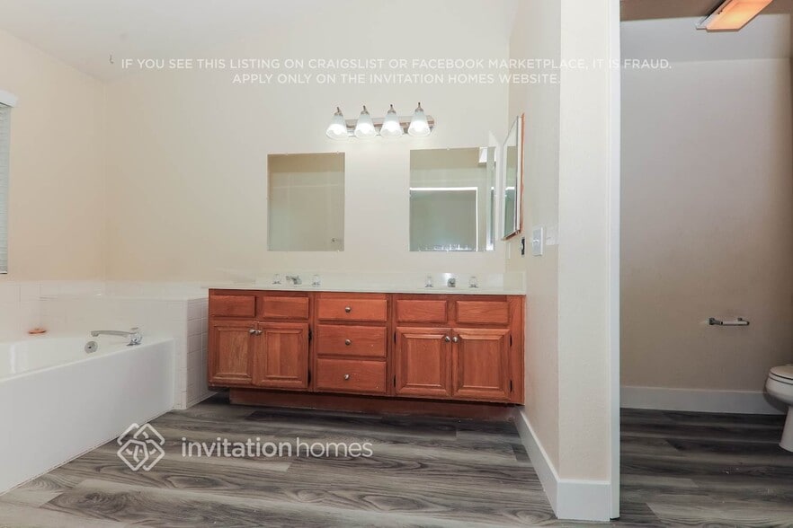 Building Photo - 39272 Vía Lar