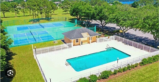 Building Photo - 10817 Masters Dr