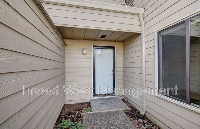 Building Photo - 8604 NE Mason Dr