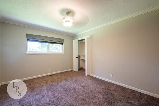 Building Photo - Fresno Eastside Home, 3BR/2BA, Near CSUF –...