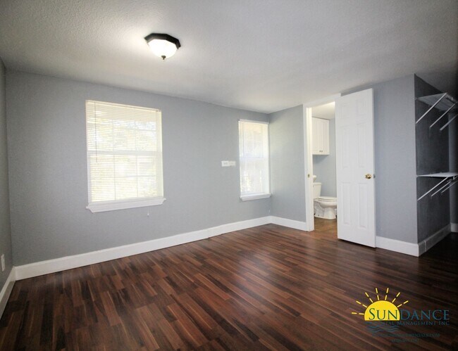 Building Photo - Great 3 Bedroom Home in Crestview!