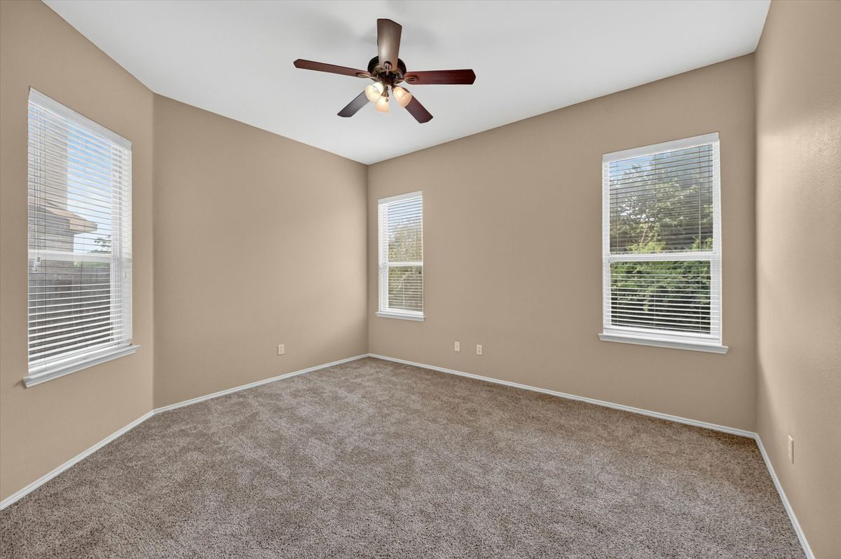 Building Photo - 2510 Sedona St