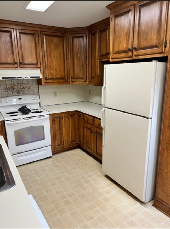 Shared Kitchen - 110 Grove St