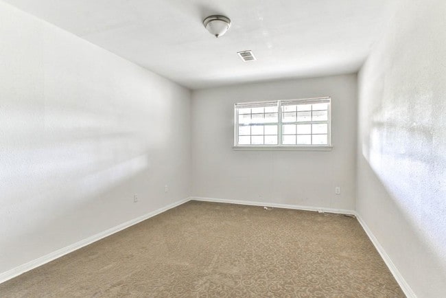 Building Photo - 3839 Sun Valley Dr