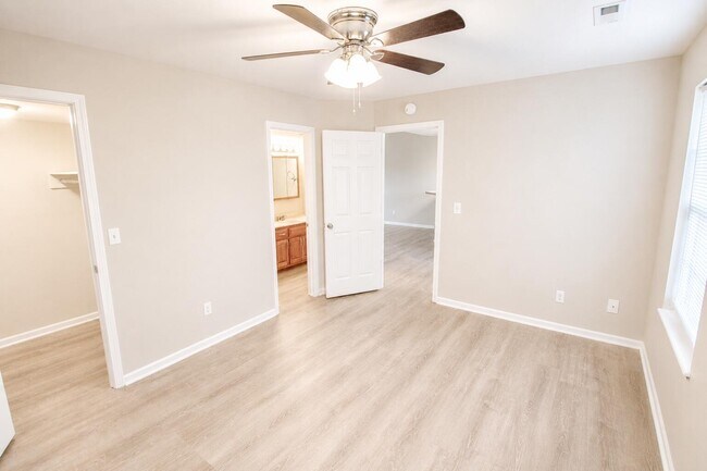 Building Photo - 1306 Godas Cir