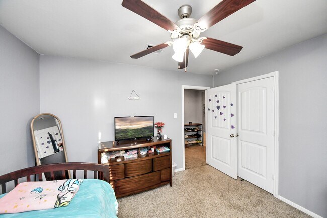 Building Photo - 3030 Dripping Springs Ct