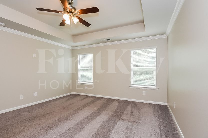 Building Photo - 40 Maple Grove Dr