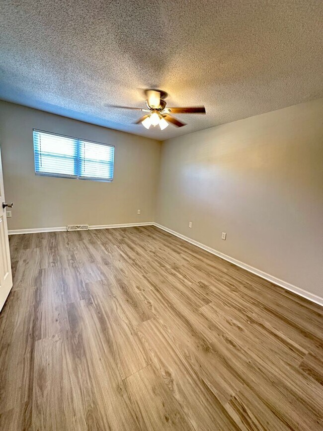 Building Photo - 2 Bed 1.5 Bath in Mepkin Place of West Ashley