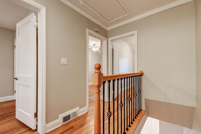 Building Photo - 8451 Water Oak Rd