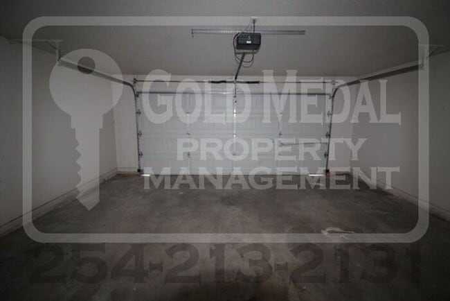 Building Photo - Lisa Lane Living – Simple, Smart & Ready for You!