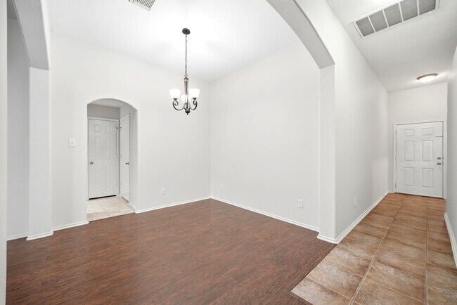 Building Photo - 6931 Hamilton Falls Ln