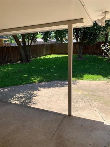 Building Photo - 8918 Sweetwater Dr