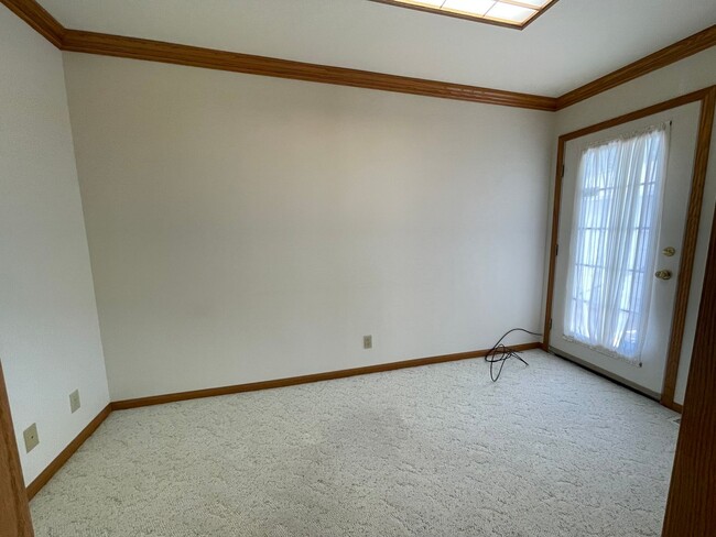 Building Photo - 2310 Fox Dr