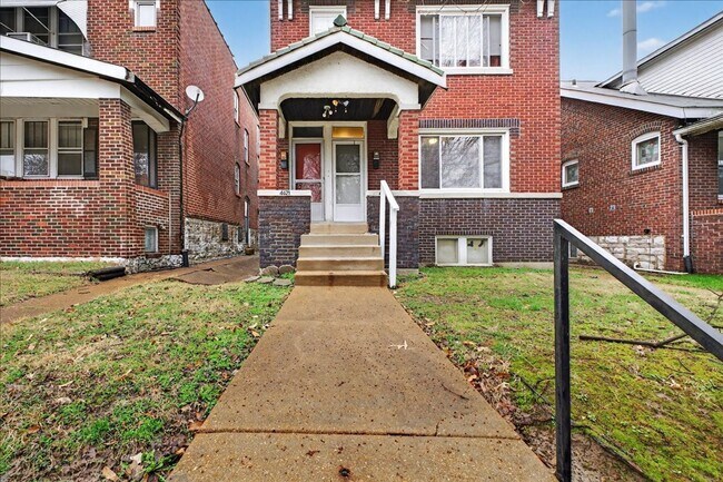 Building Photo - 4621 Quincy St