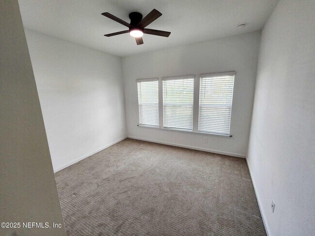 Building Photo - 577 Archstone Wy