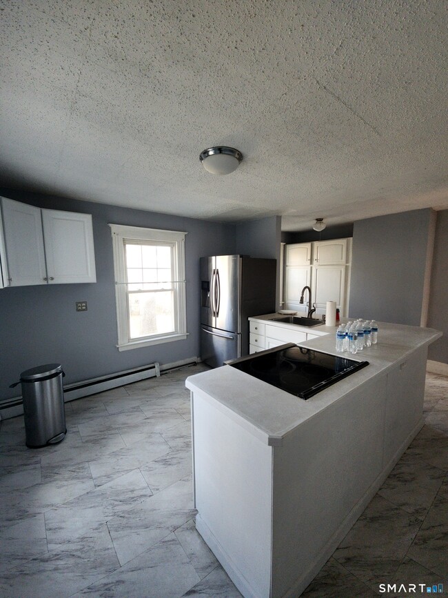 Building Photo - 78 Maplewood Ave