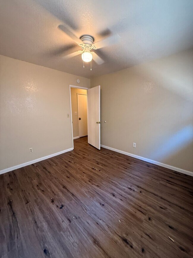 Building Photo - 2816 Windsong Ave