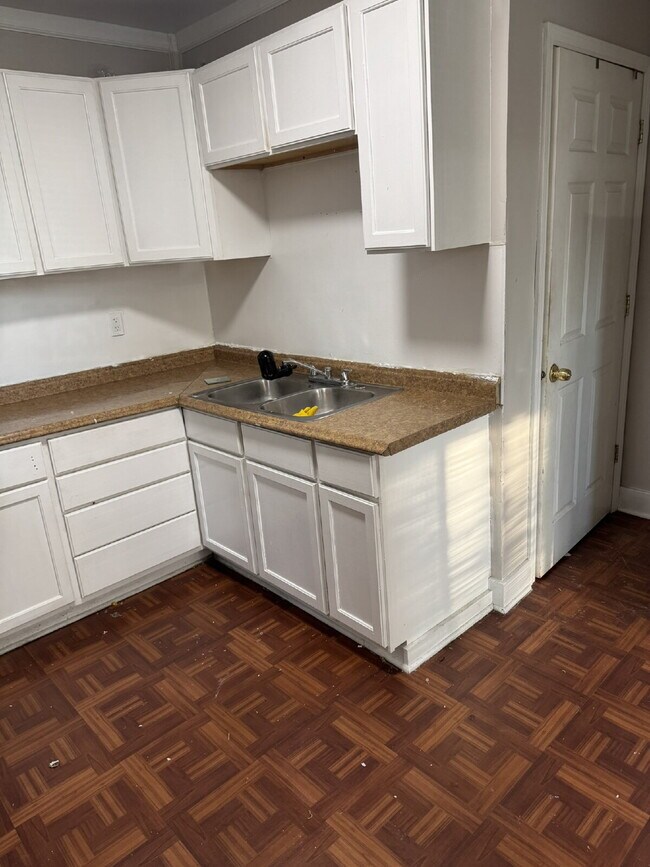 Building Photo - 3251 Spruce St