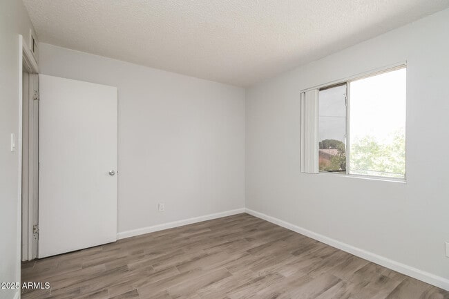 Building Photo - 1050 W University Dr