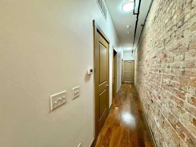 Building Photo - 641 Walnut St