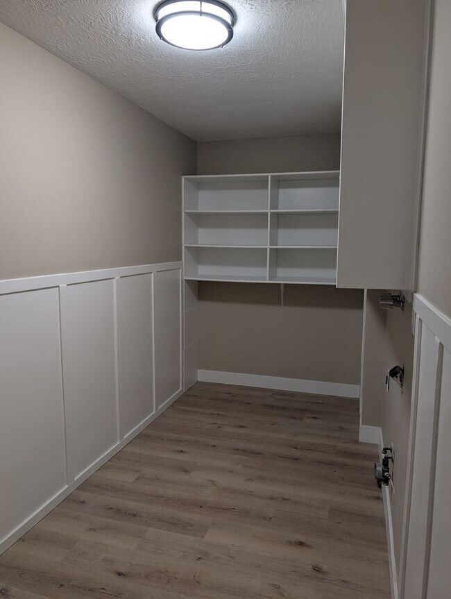 Building Photo - July FREE! Renovated 5-Bed Home + Optional...
